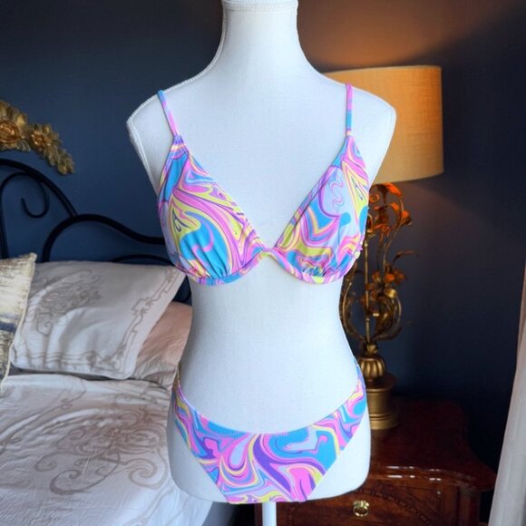 Multicolour Pink and Blue Swirl Underwire Bikini - Picture 1 of 7